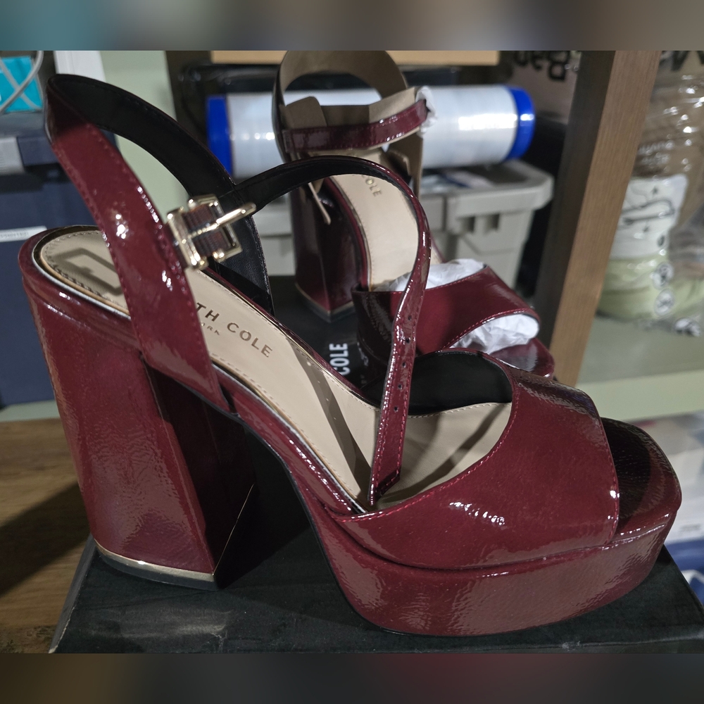 Kenneth Cole Women's open toe red Chunky High Heels US size 8